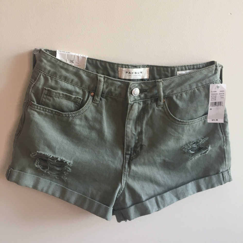 ‼️ MUST GO OR DELETING PacSun olive green shorts